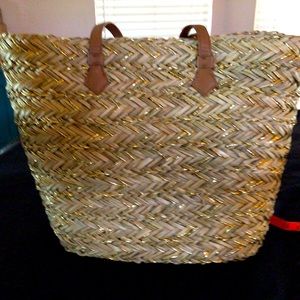 StrawTote with Gold Sparkle. NWT.